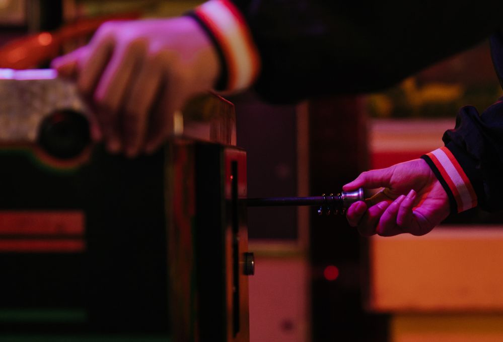 Online Casino: Spielautomaten und Live-Spiele im Überblick