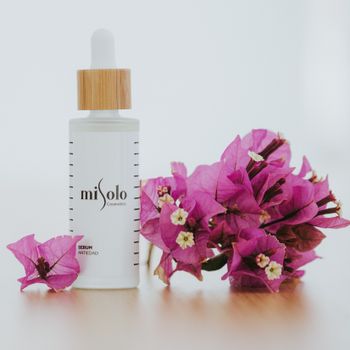 Antioxidants: Incorporate a serum with Vitamin C into your morning routine