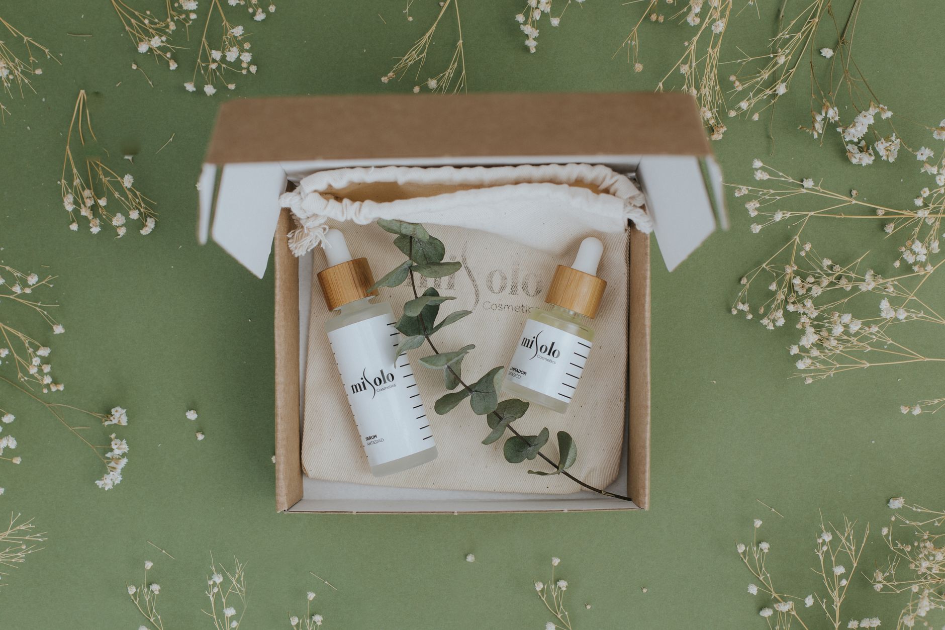 Illustration — coffret beauté femme