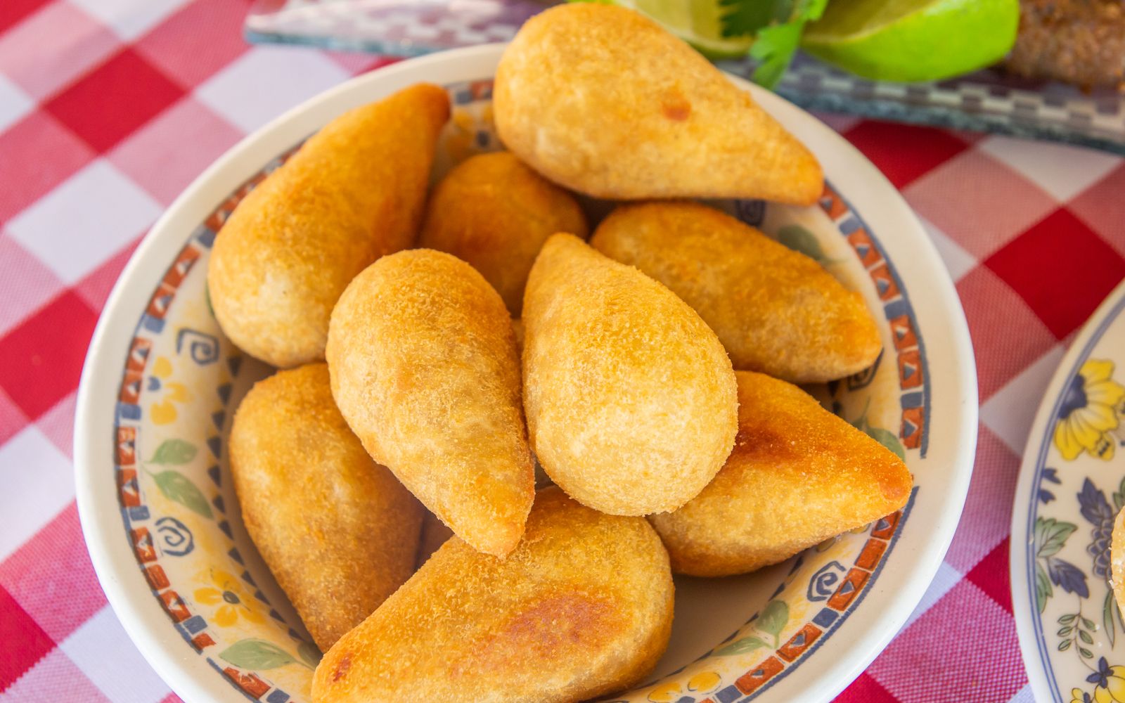 Foto de Coxinha de frango com requeijão