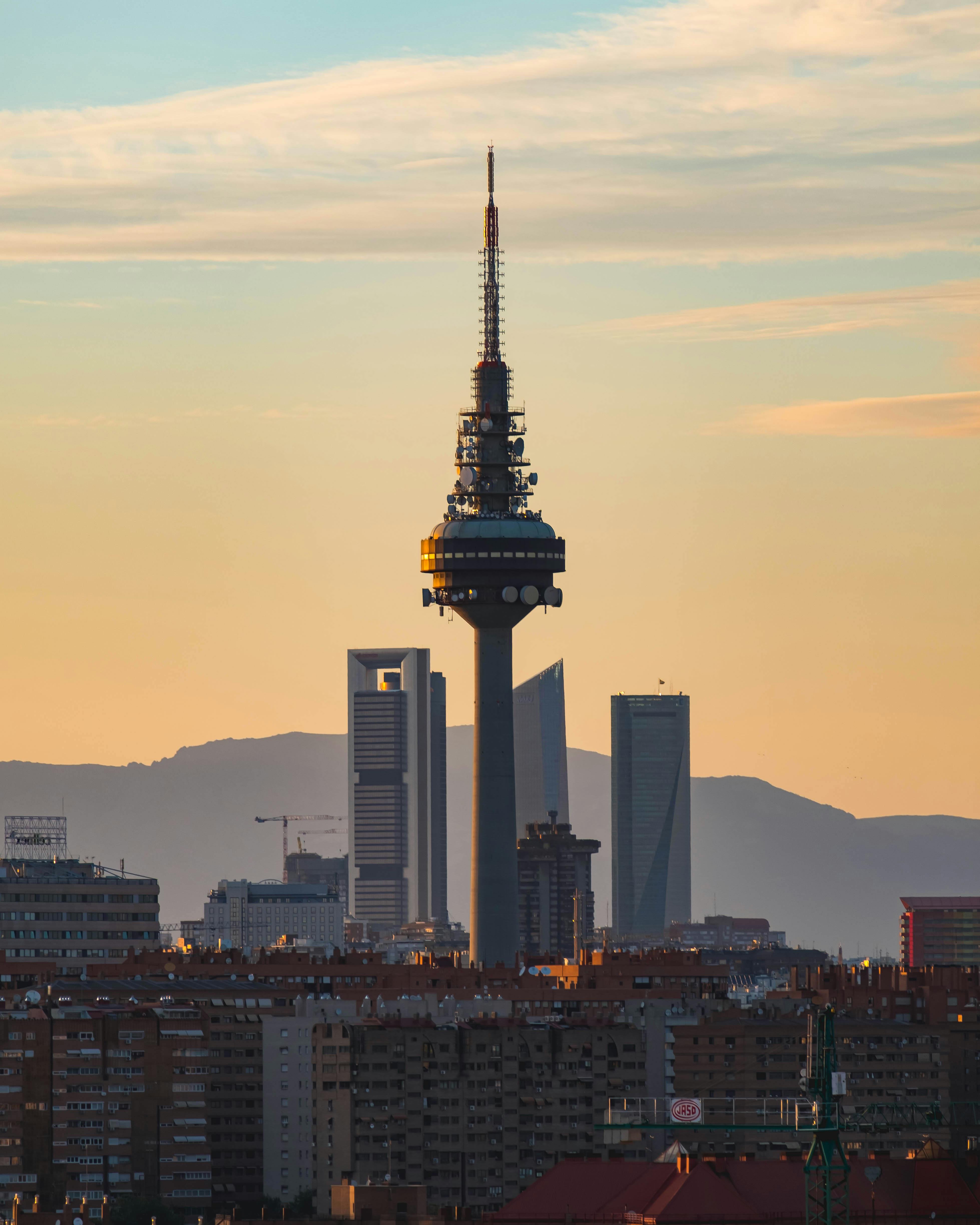 the torrespana tower in madrid