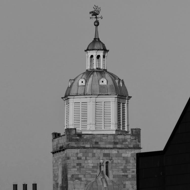 Grayscale Photo Of Portsmouth Cathedral In England