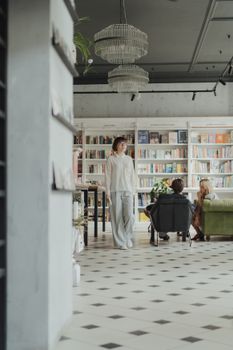书店的休闲环境，让人们喜欢在这里阅读和交流