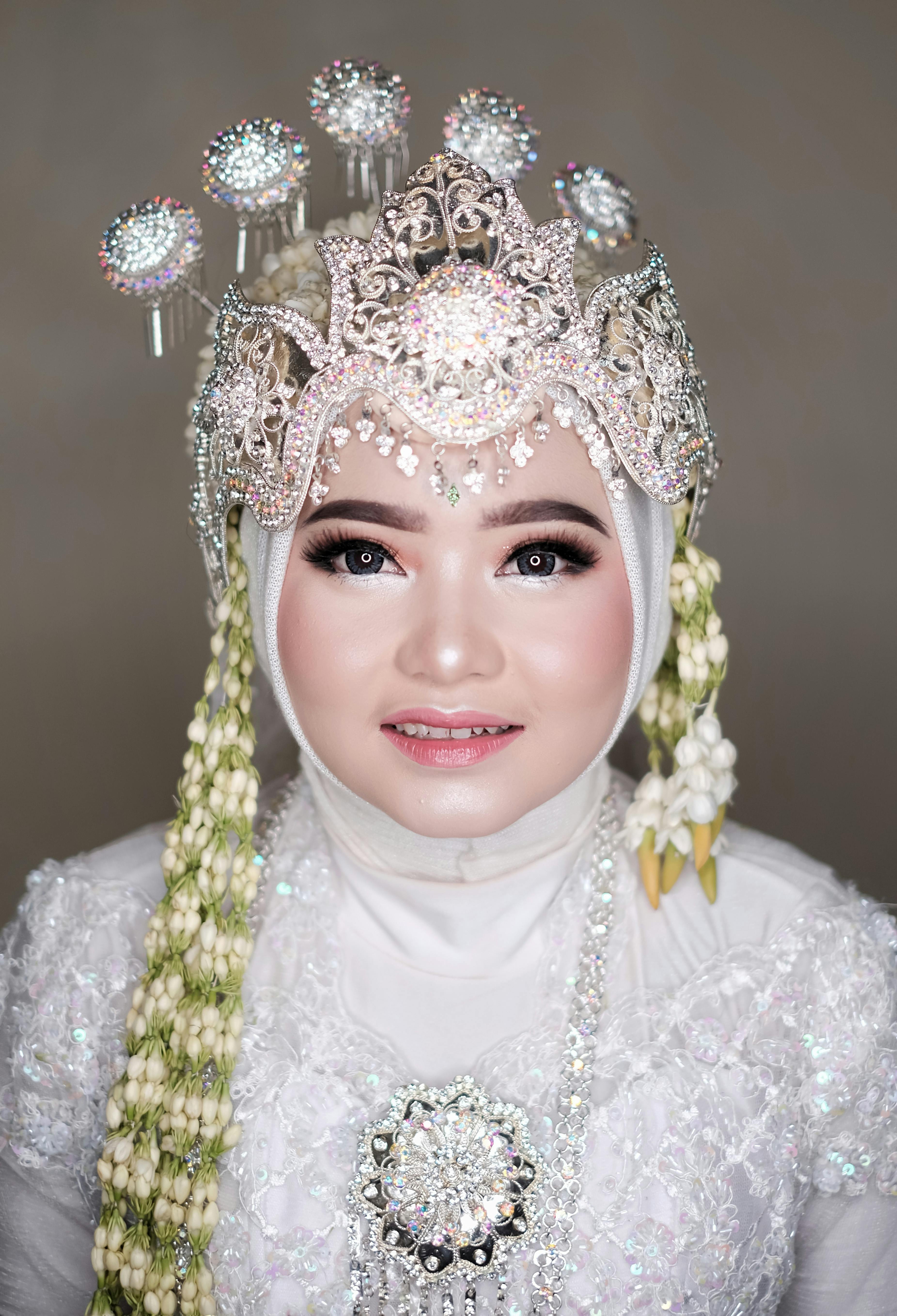 Foto Buku Nikah: Warna Baju, Background, dan Ukurannya