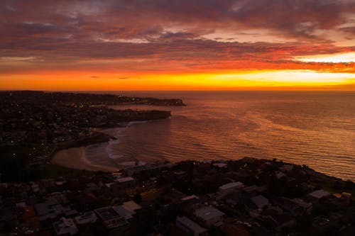 Immagine gratuita di acqua, baia, cielo al tramonto