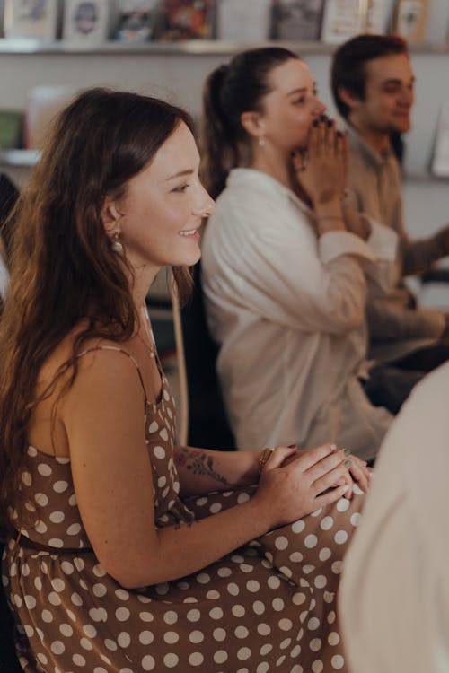 Vrouw In Zwart Wit Polka Dot Tank Top