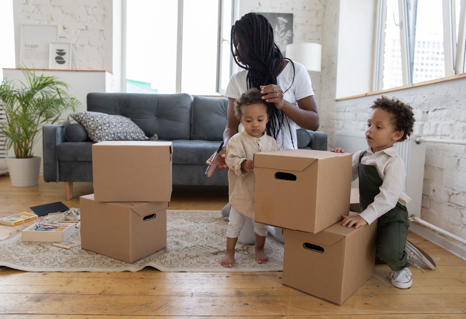 Rhondda — professional packers wrapping and boxing belongings