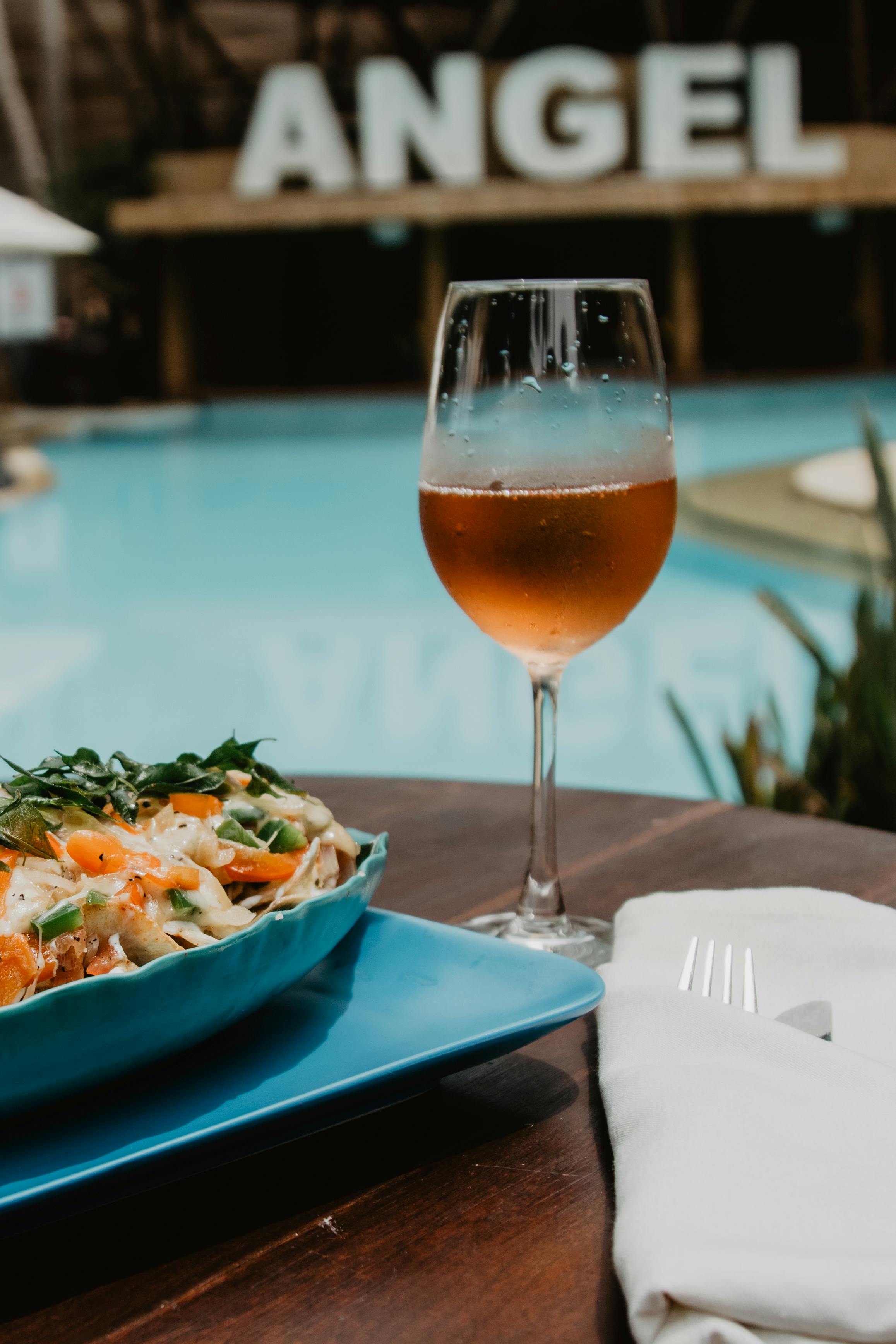 למה לבחור חופשה ליד מסעדות טובות בקיסריה?