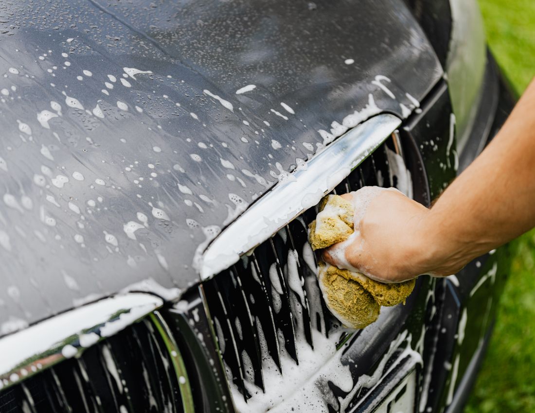 Contact wash during a mobile detail
