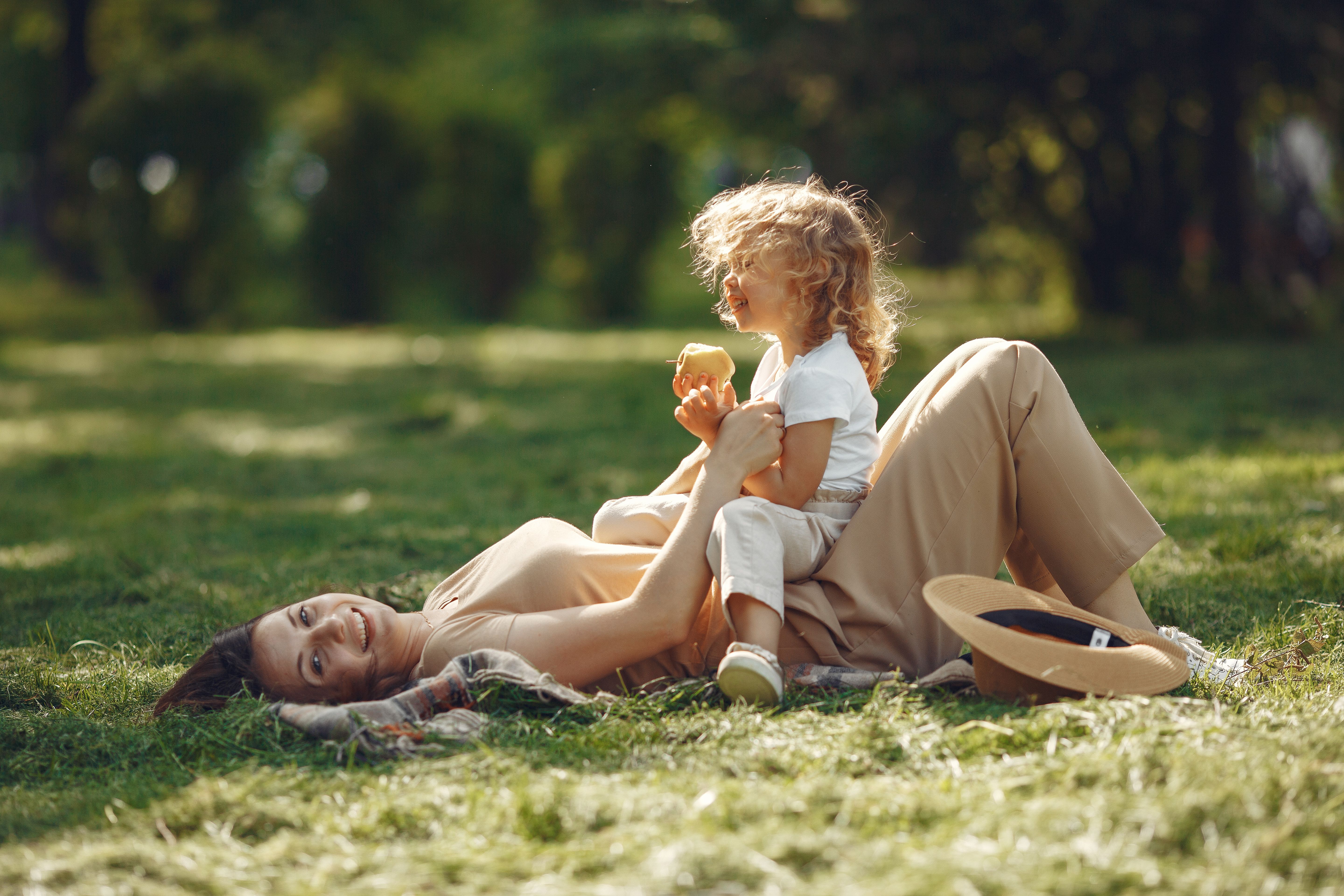 parenting sub niches eco-friendly parenting — Photo by Gustavo Fring on Pexels