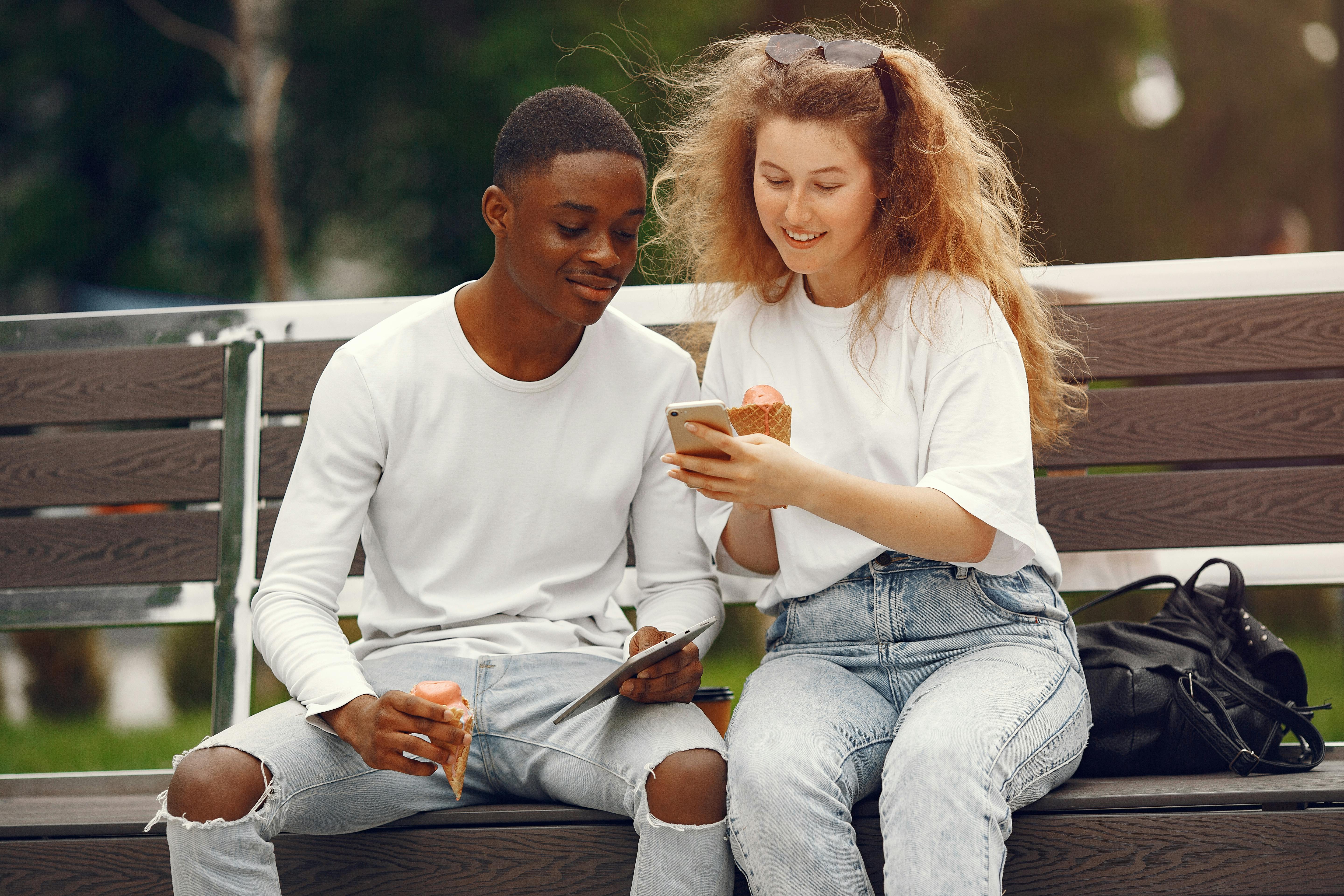 Why first-generation mental health apps cannot ignore next-gen AI chatbots — Photo by Gustavo Fring on Pexels