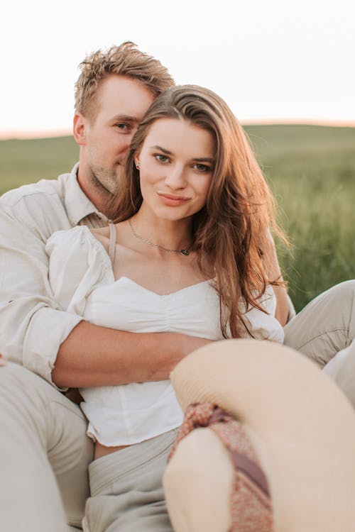 Free Close-Up Shot of a Couple Hugging Stock Photo