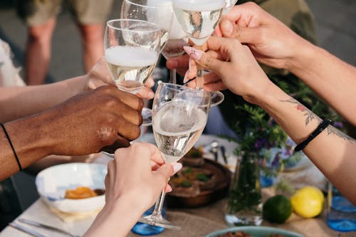 Foto profissional grátis de álcool, almoço, amigos