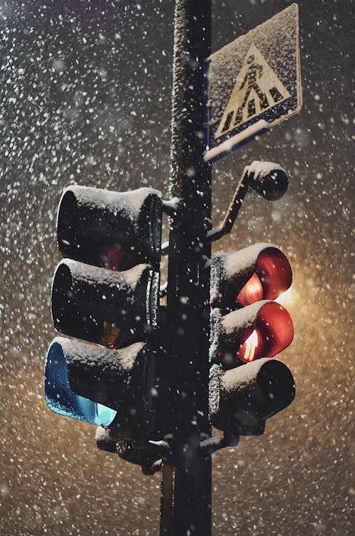 Free Stop Light in Close-Up Photography Stock Photo