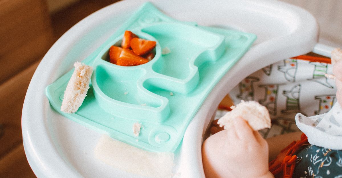 Baby og jordbær: Sikker nydelse, sund udvikling og gode valg hos babycourage.dk