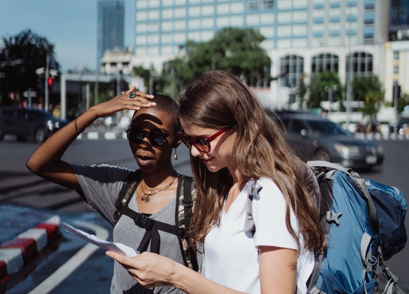 professionisti che usano app di incontri online per trovare partner compatibili