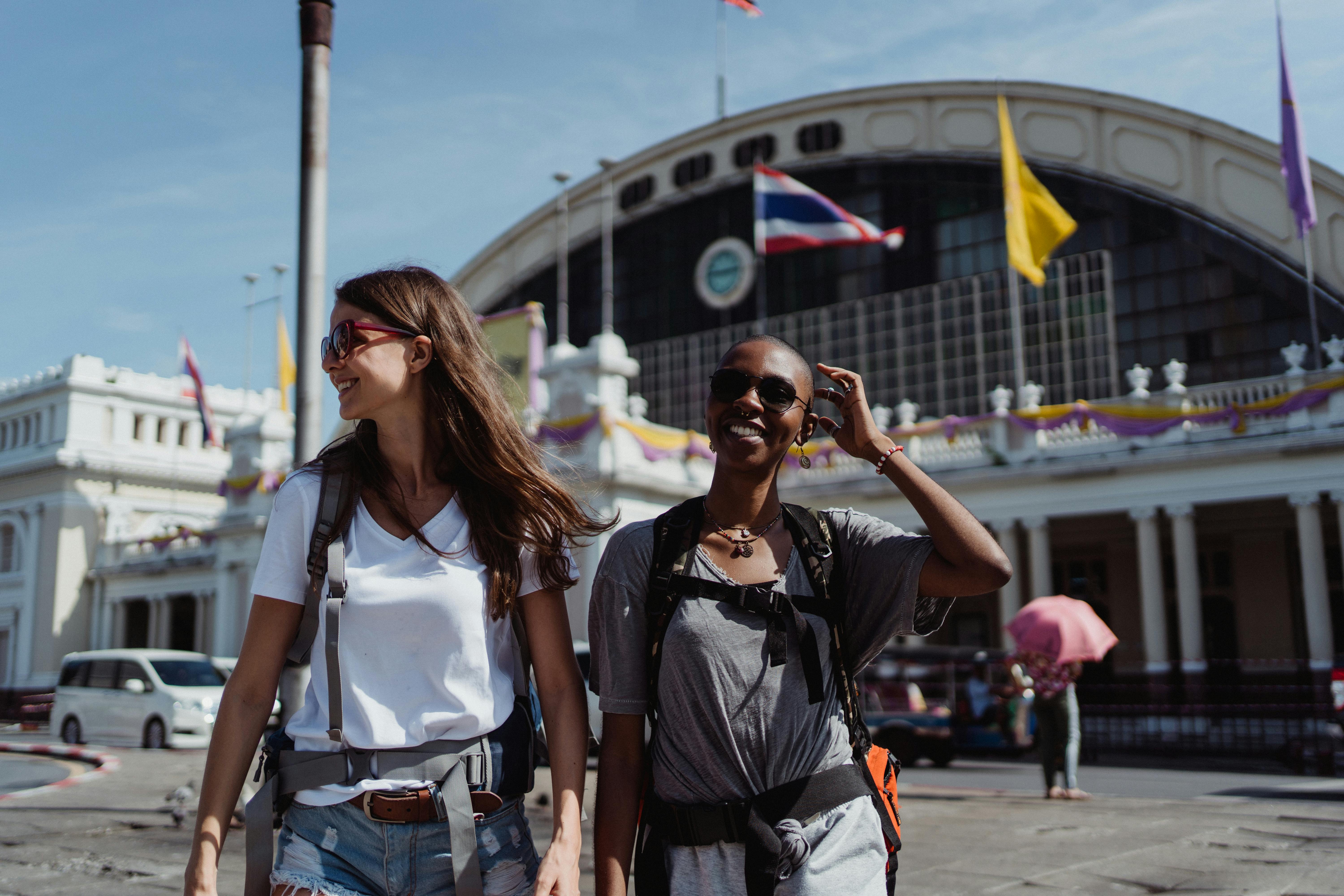 destination guides how to be the best tour guide — Photo by Ketut Subiyanto on Pexels