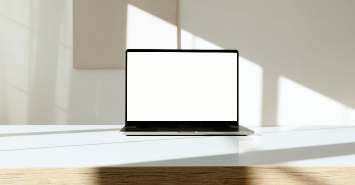 Laptop Withe Screen Laptop with White Screen · Free Stock Photo
