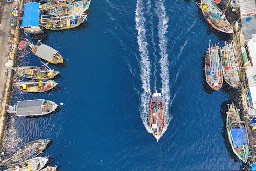 Fotos de stock gratuitas de barcos, embarcaciones, foto con dron