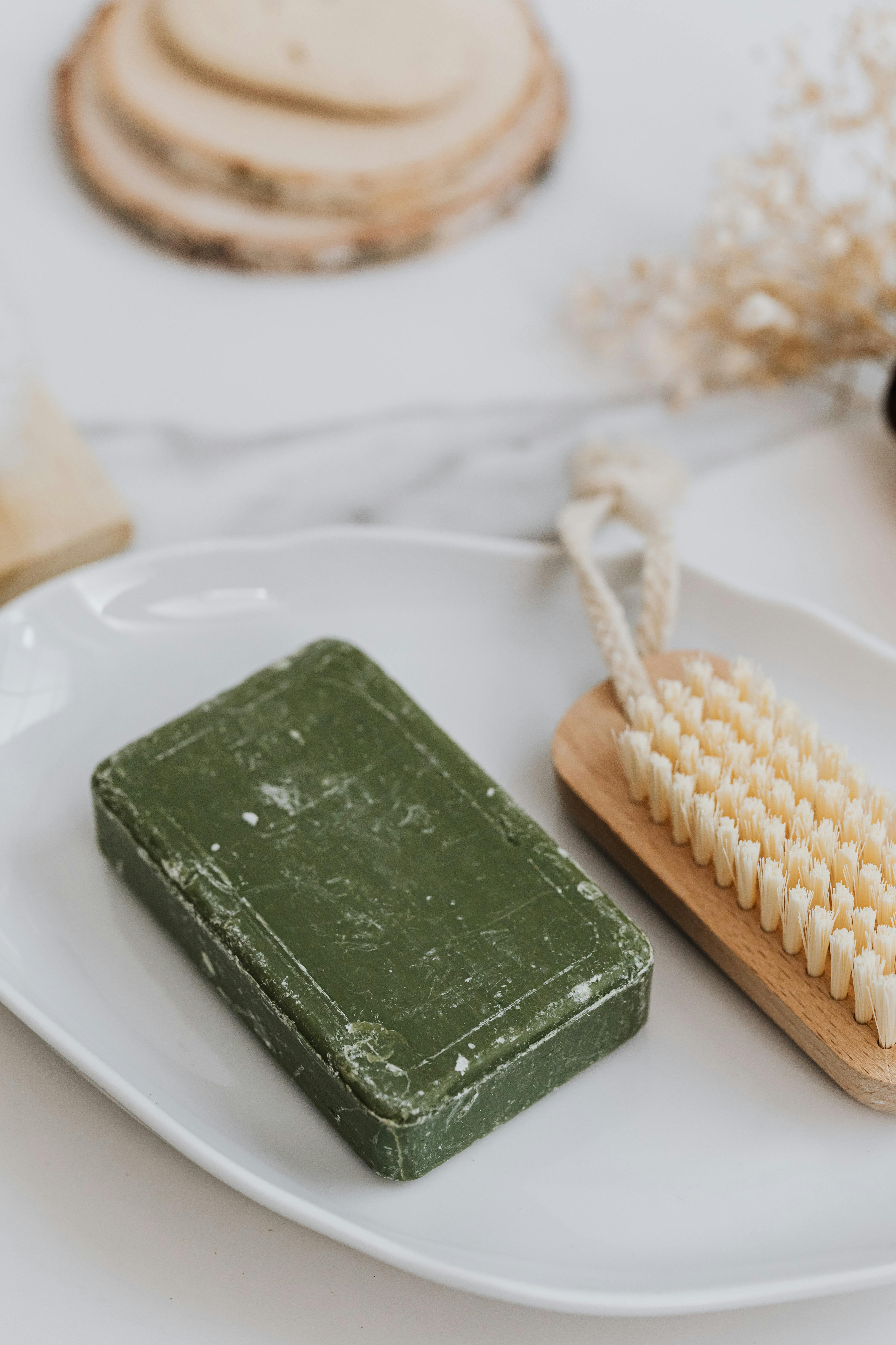 Close-Up Shot of a Green Bar Soap · Free Stock Photo