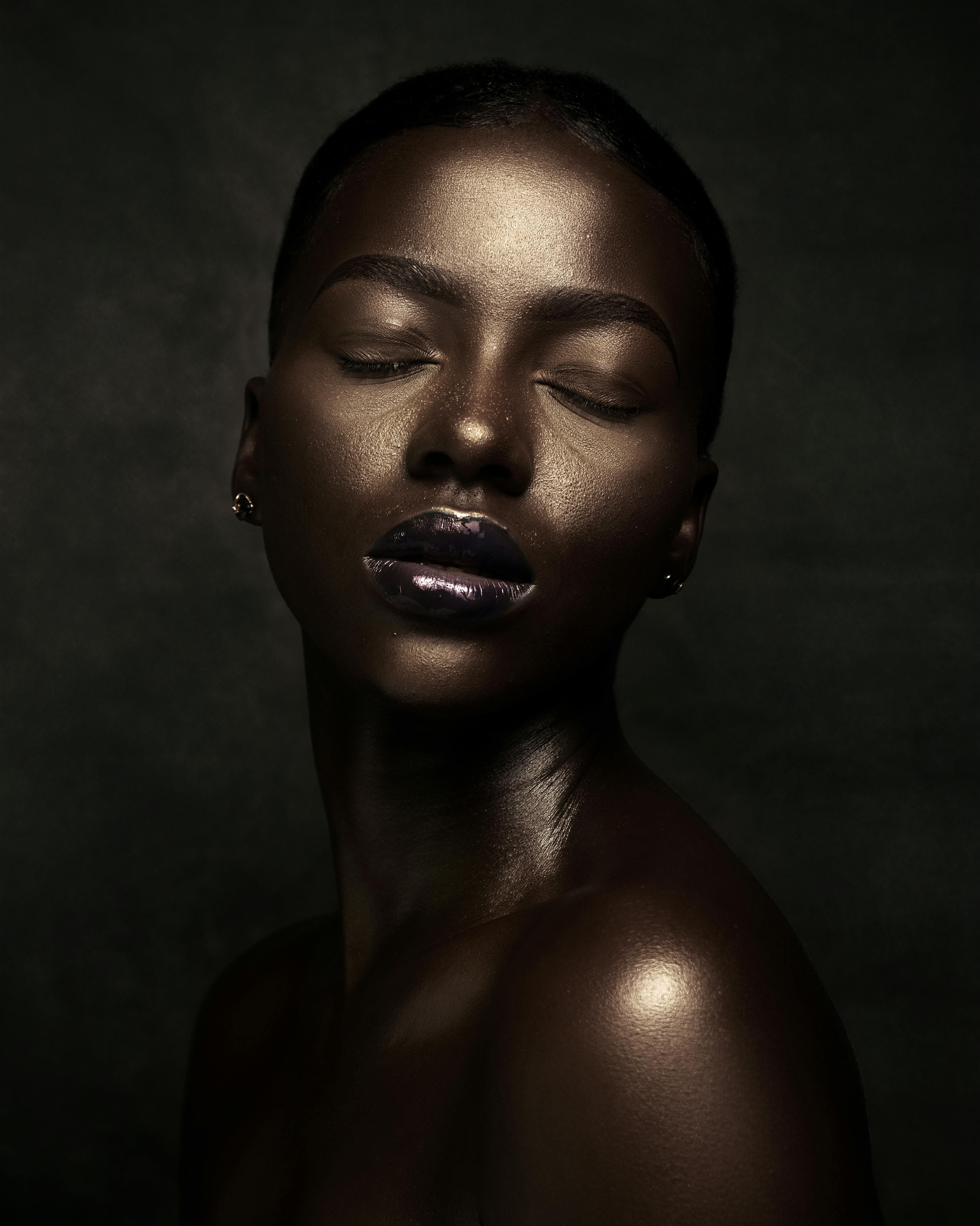 Základová fotografie zdarma na téma afričanka, bezchybný, černé pozadí