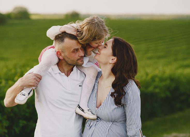 Online dating: starting a conversation on a niche platform