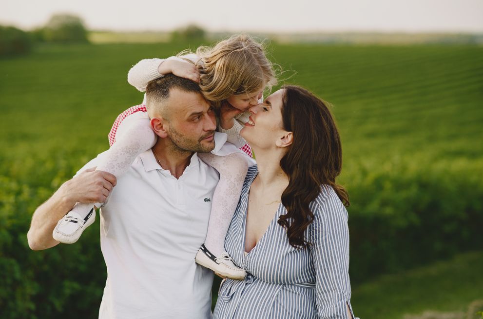 Online dating: starting a conversation on a niche platform