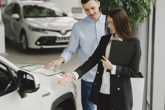 O que verificar ao comprar um carro usado: A lista de verificação completa da inspeção — photo by Gustavo Fring