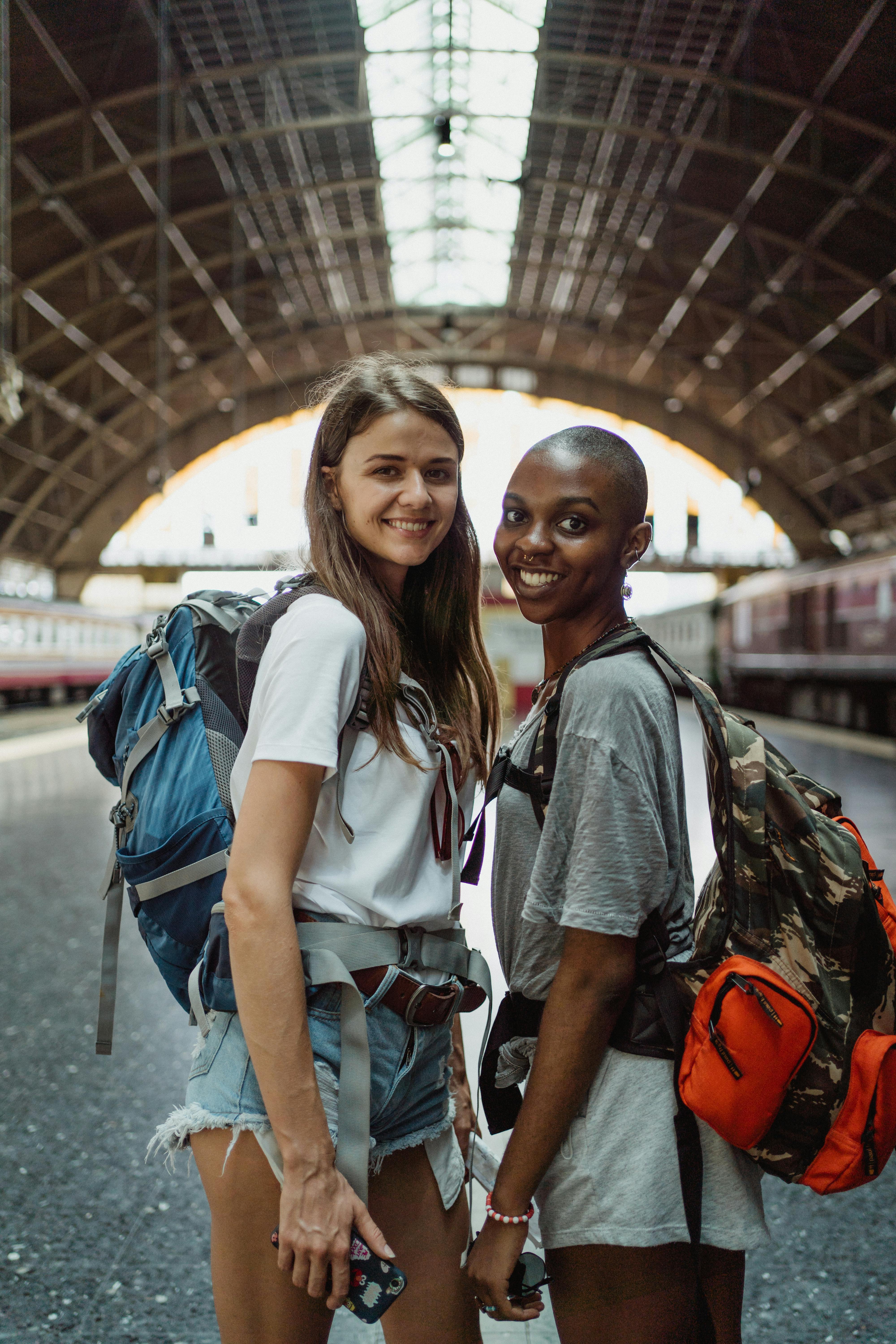 bestfriends travelling together