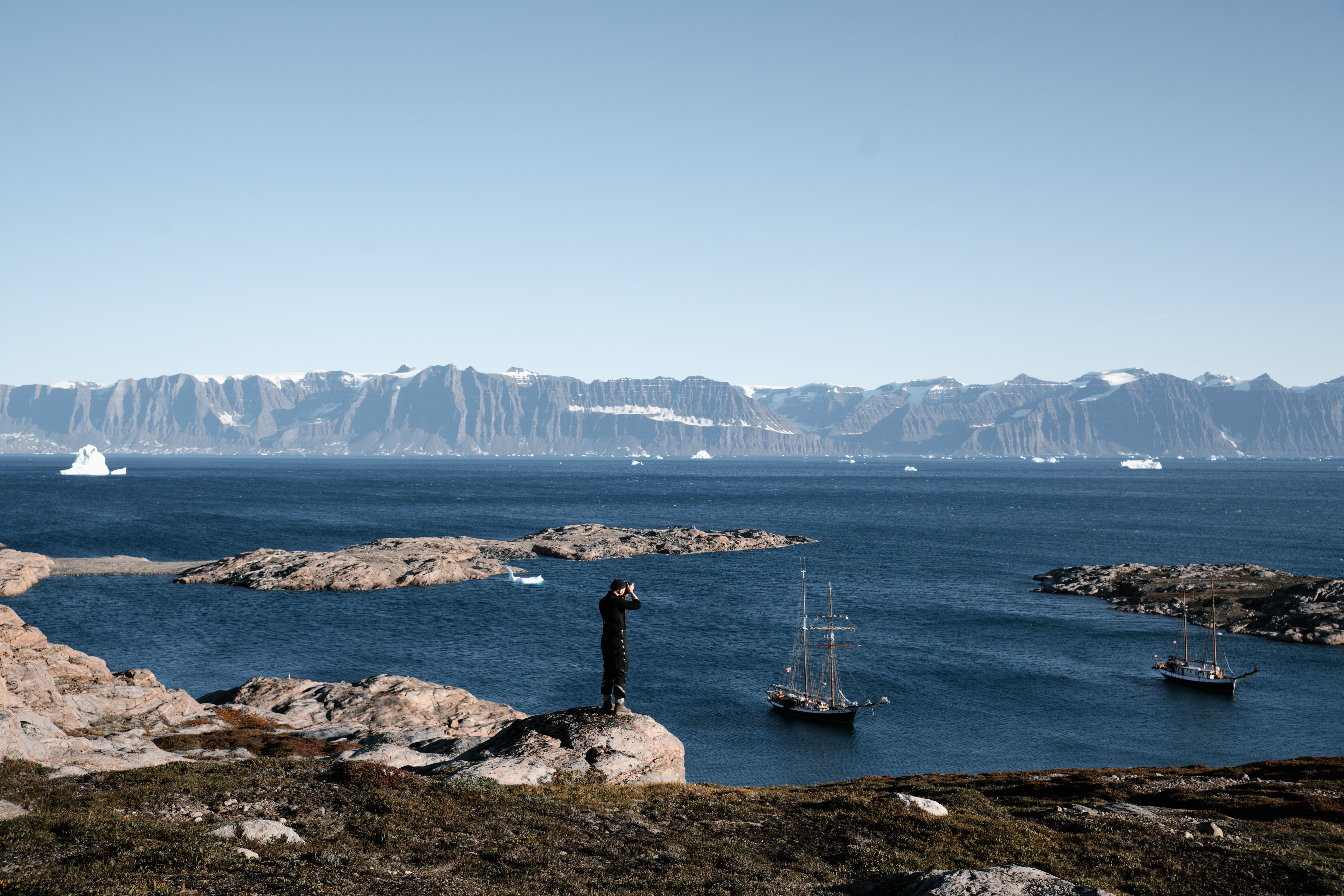 Iceberg en Ilulissat con una eSIM para Groenlandia activa en el móvil