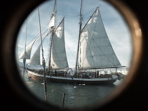 Foto profissional grátis de barco a vela, janela, transportede água