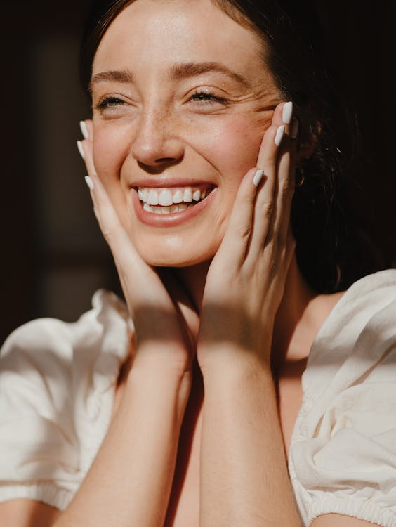 Close-Up Shot of a Beautiful Woman