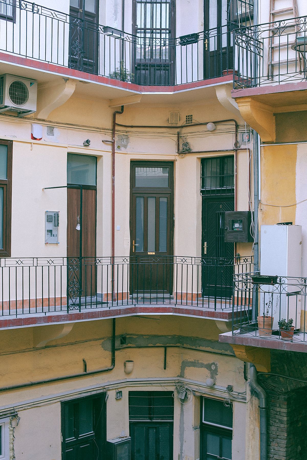 Block with shared balconies