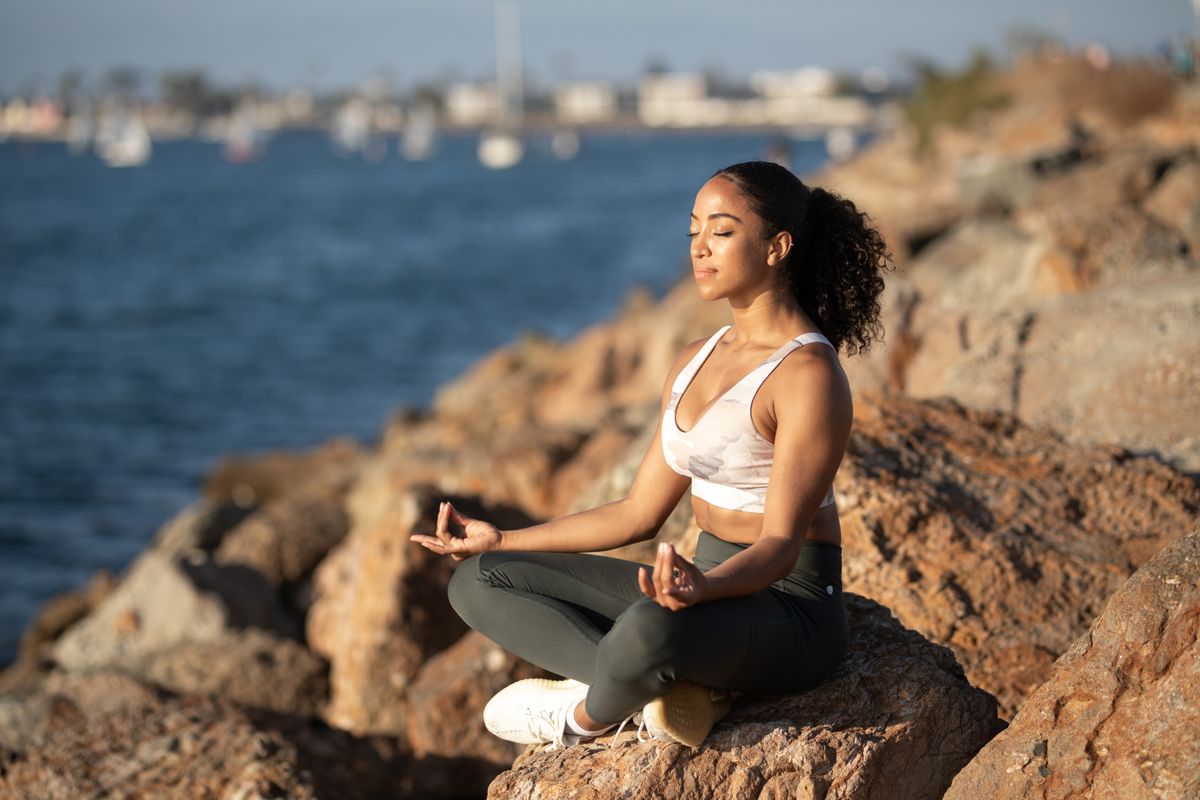 Les bienfaits du yoga sur le corps et le mental - 5. Le yoga soutient le sommeil, la concentration et la santé mentale