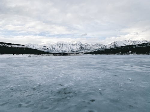 buz gibi hava, dağ silsilesi, dağlık arazi içeren Ücretsiz stok fotoğraf