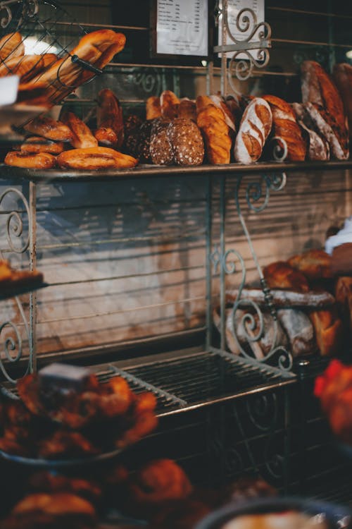 Bakery with buns on shelves