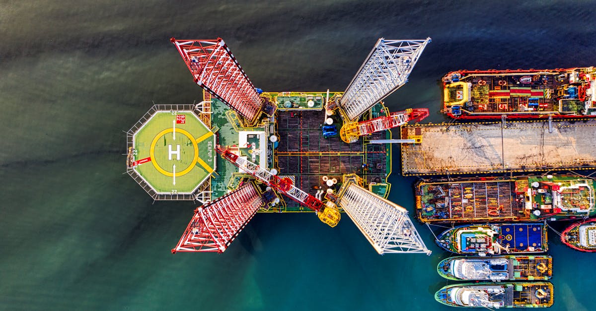 國際:中東戰事導致油價波動,3大因素影響全球航運供應