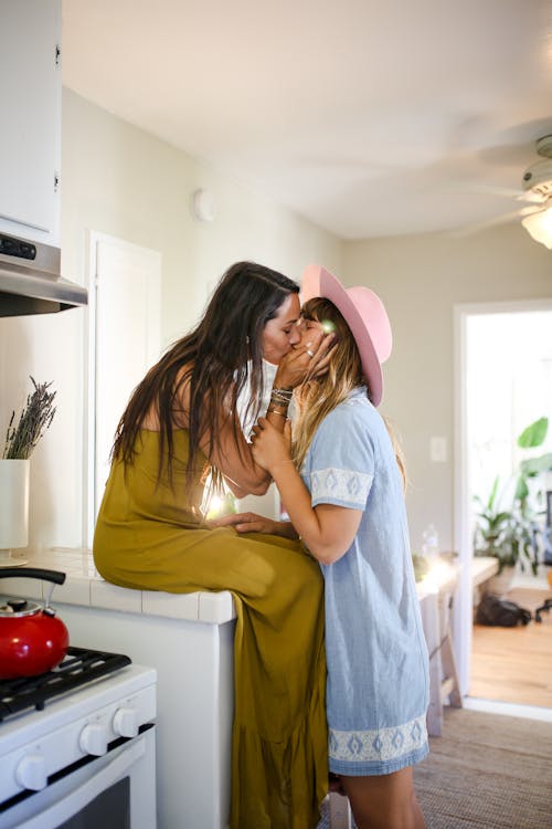 Free Romantic Couple kissing each other Stock Photo