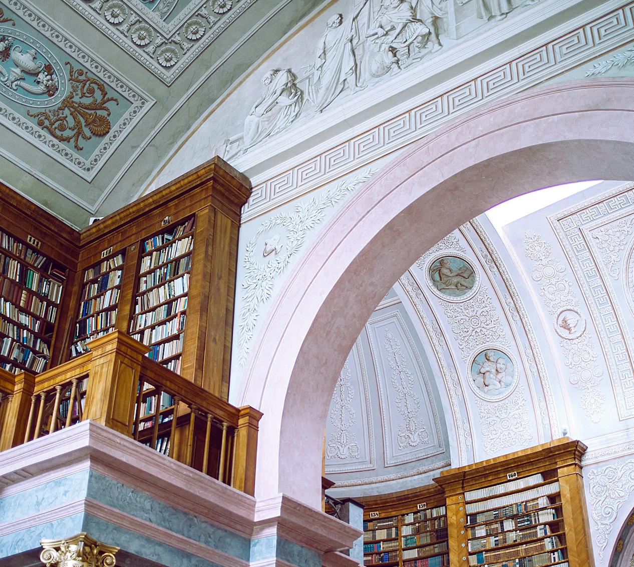 4,000+ Best Library Photos · 100% Free Download · Pexels Stock Photos