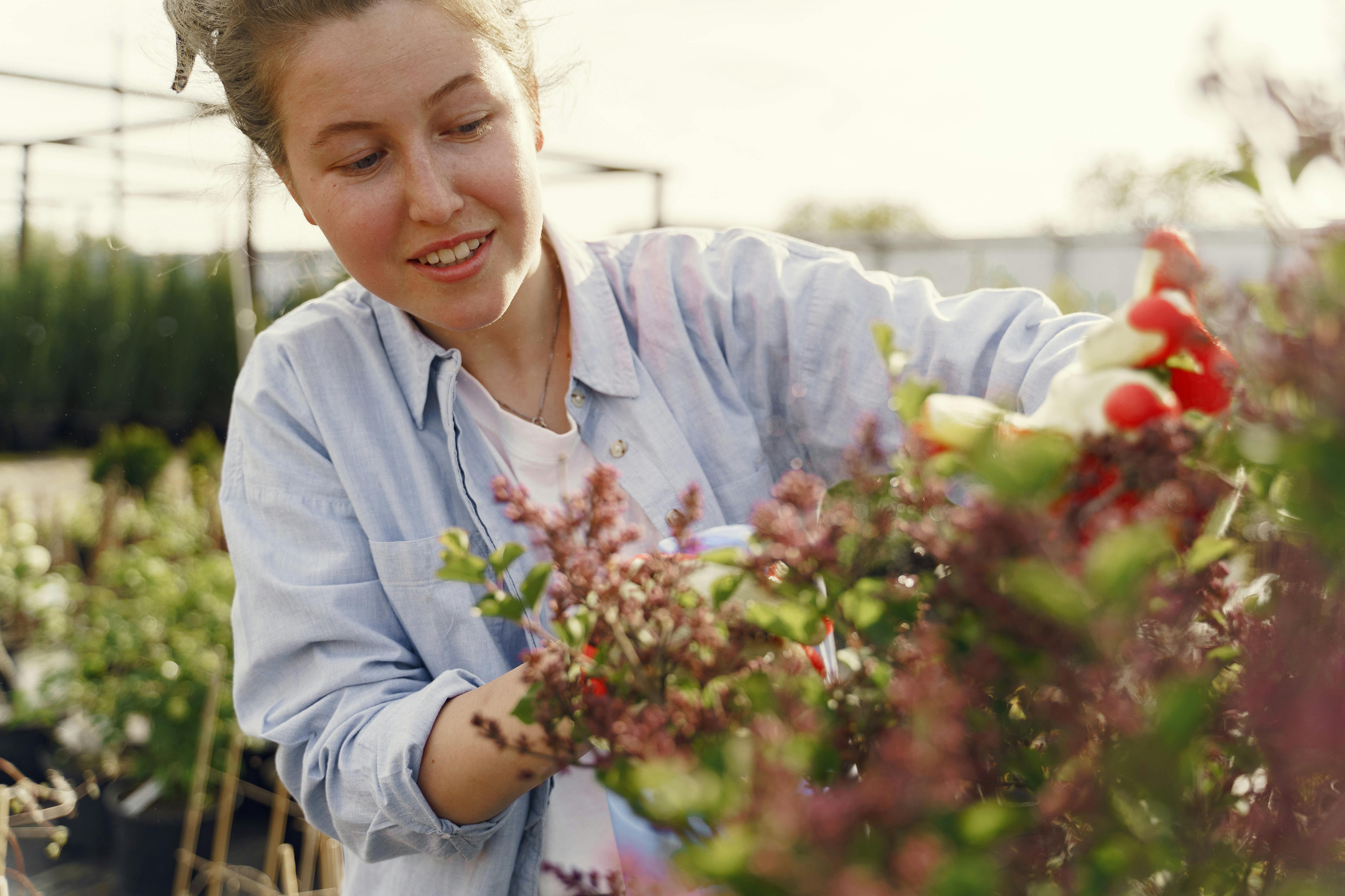The Gardening Tools That Horticulturalists at America’s Biggest Botanical Centers Swear By — Photo by Gustavo Fring on Pexels