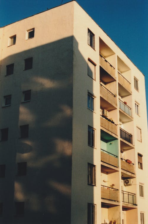 Schatten Auf Wohnhaus