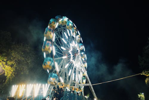 Fotobanka s bezplatnými fotkami na tému jazda na veľtrhu, noc, osvetlený