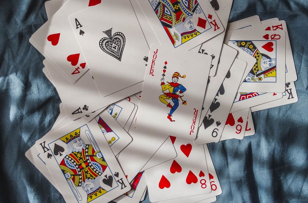 Online Casino: Spielautomaten und Live-Spiele im Überblick