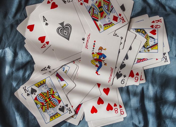 Online Casino: Spielautomaten und Live-Spiele im Überblick