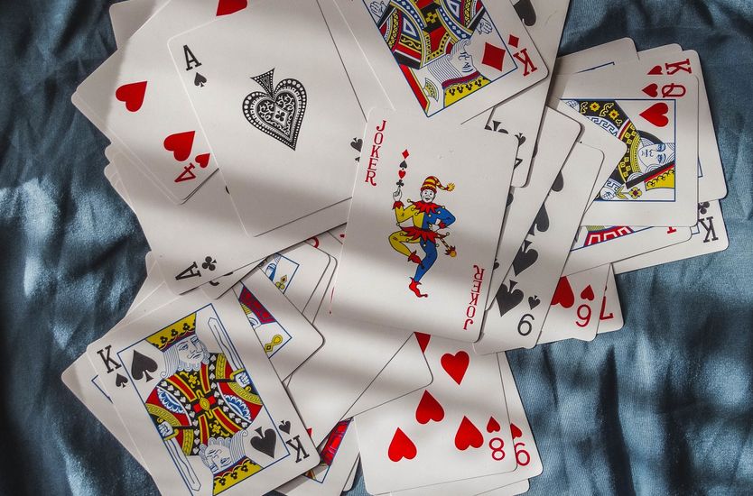 Online Casino: Spielautomaten und Live-Spiele im Überblick