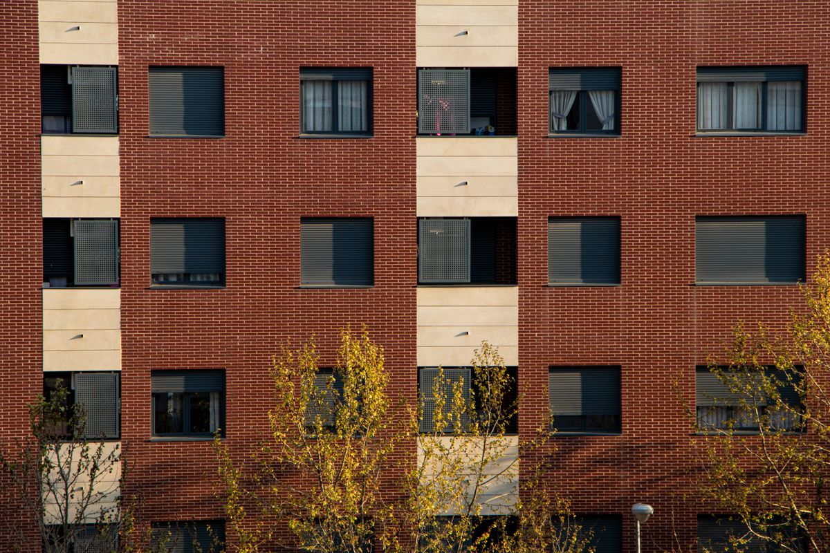student moves in Longwick — Student Moves in Longwick — the working end of the job