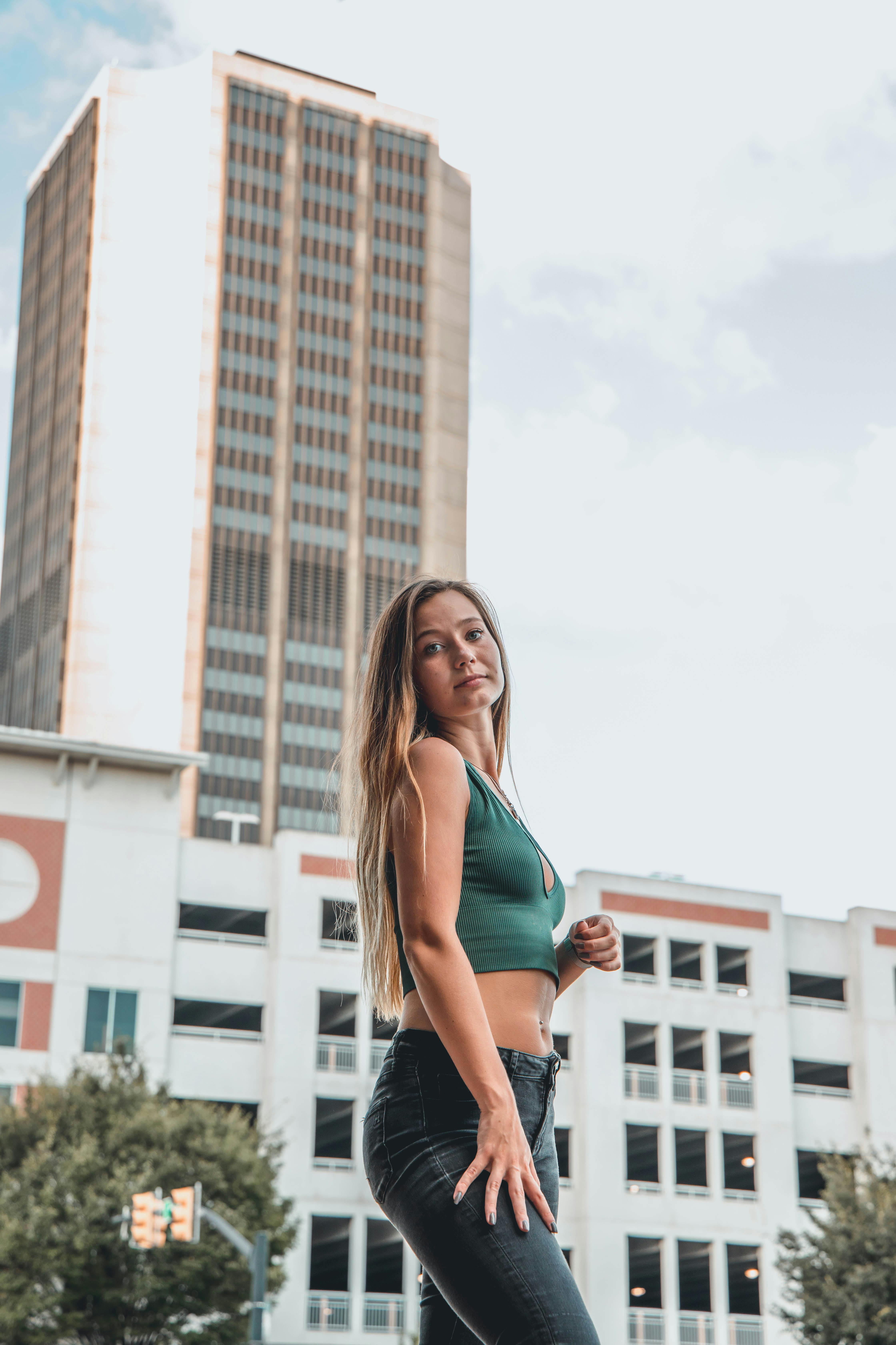 De franc Foto d'estoc gratuïta de a l'aire lliure, adult jove, arquitectura Foto d'estoc