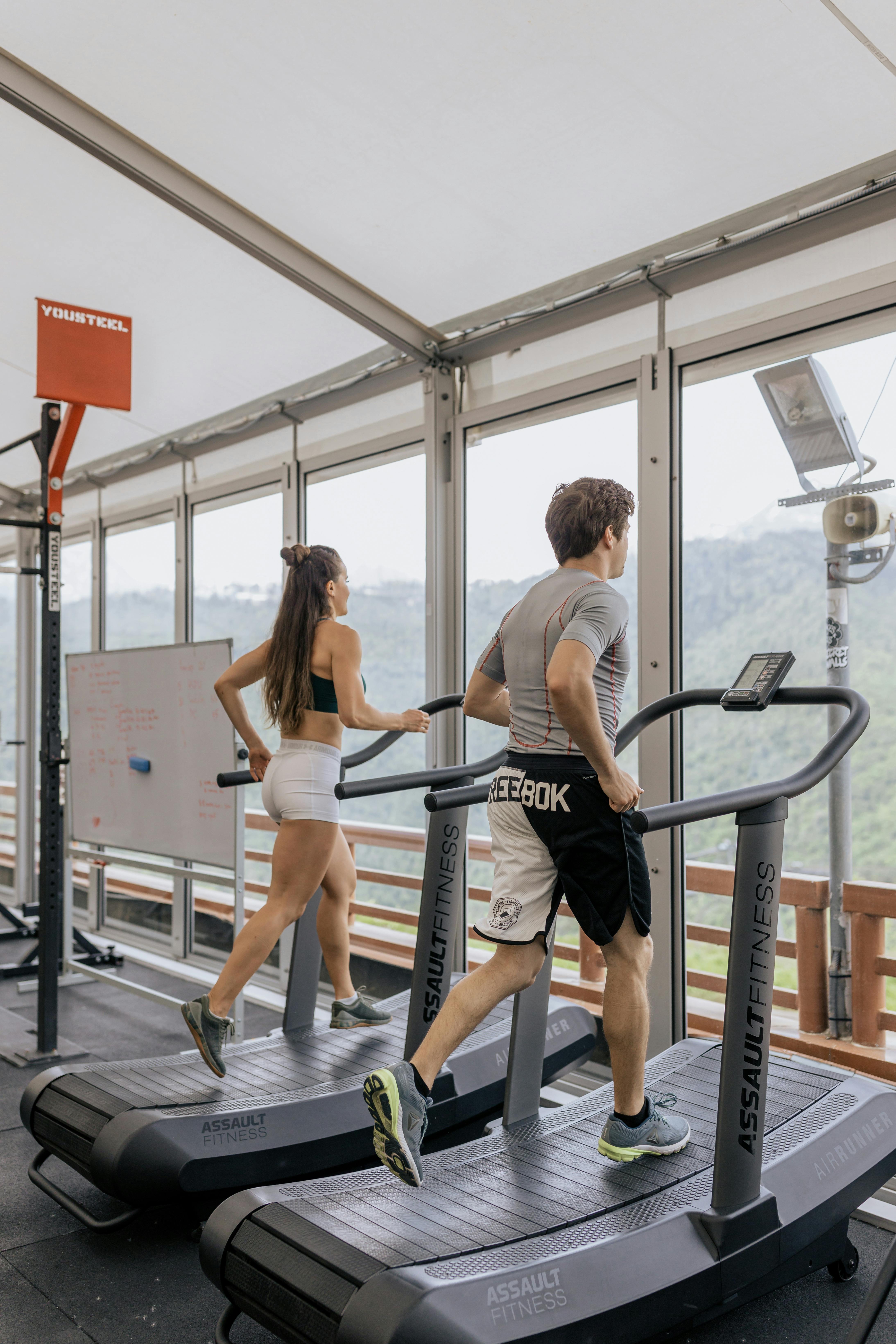 19,500+ Woman Treadmill Gym Stock Photos, Pictures & Royalty-Free