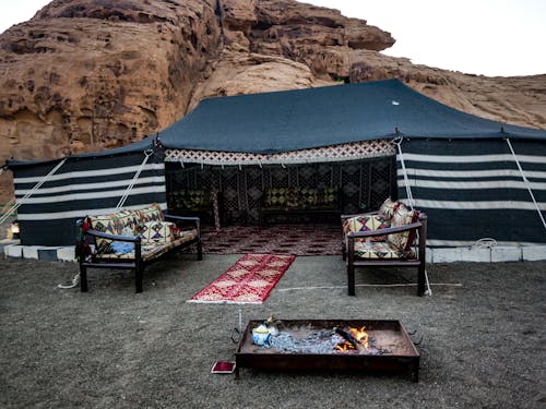 Foto profissional grátis de acampamento no deserto