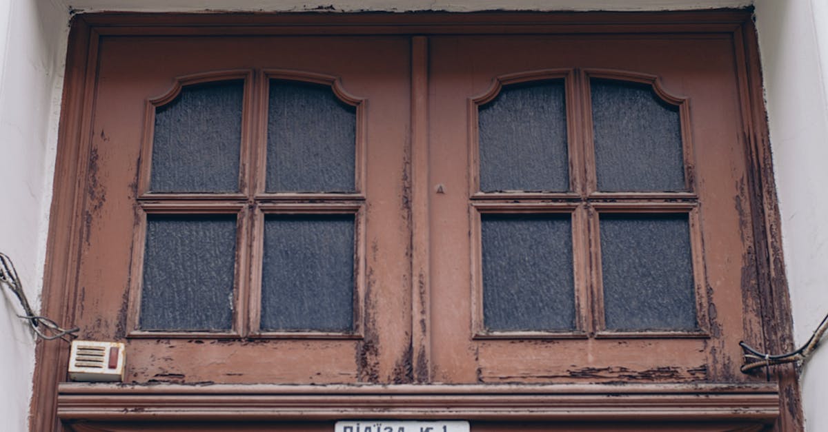 How to unlock manual garage door from outside